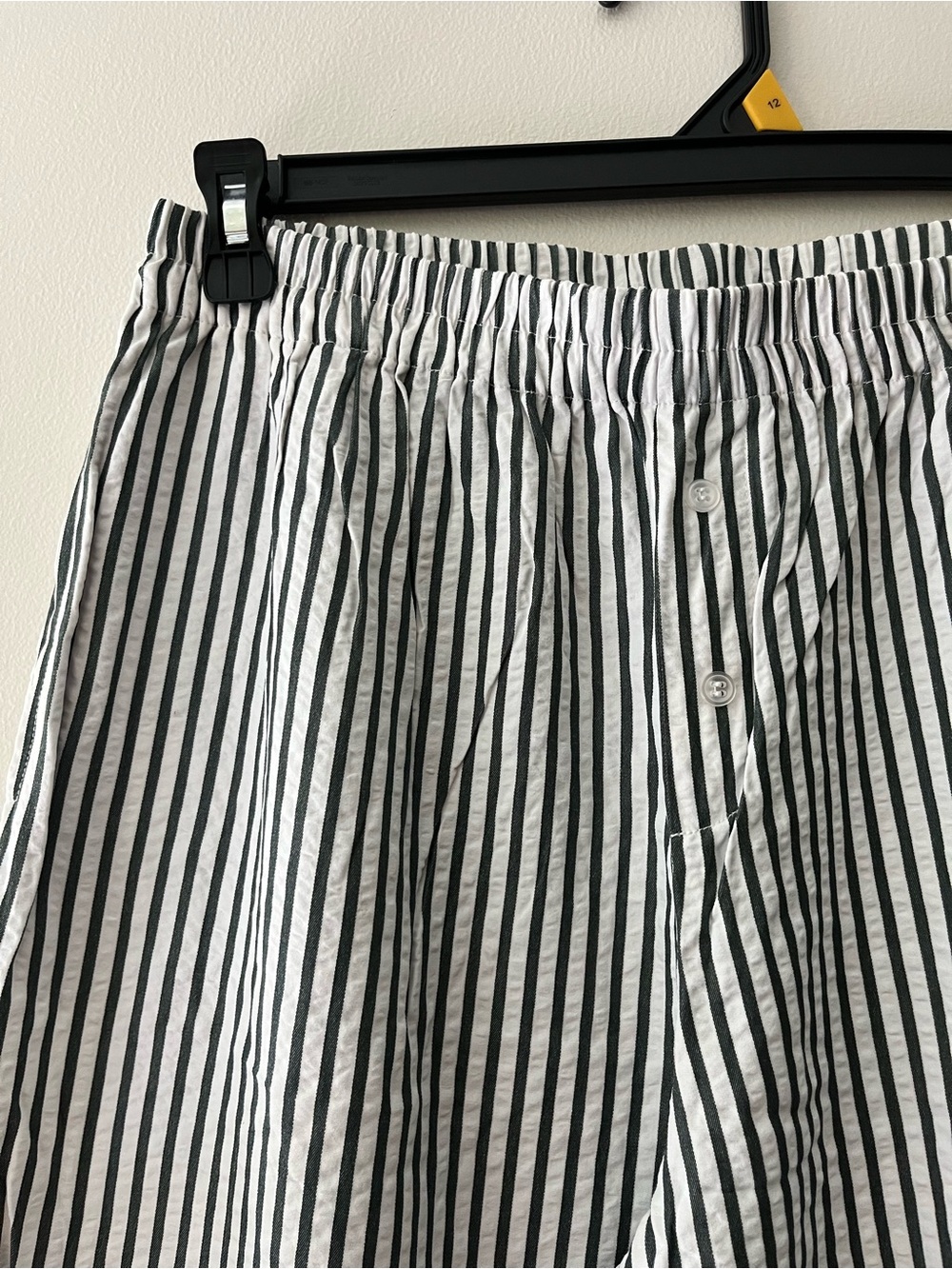Sincerely Jules Crinkle Gauze Wide Leg Pants- Pack on 2 - Picture 4 of 7